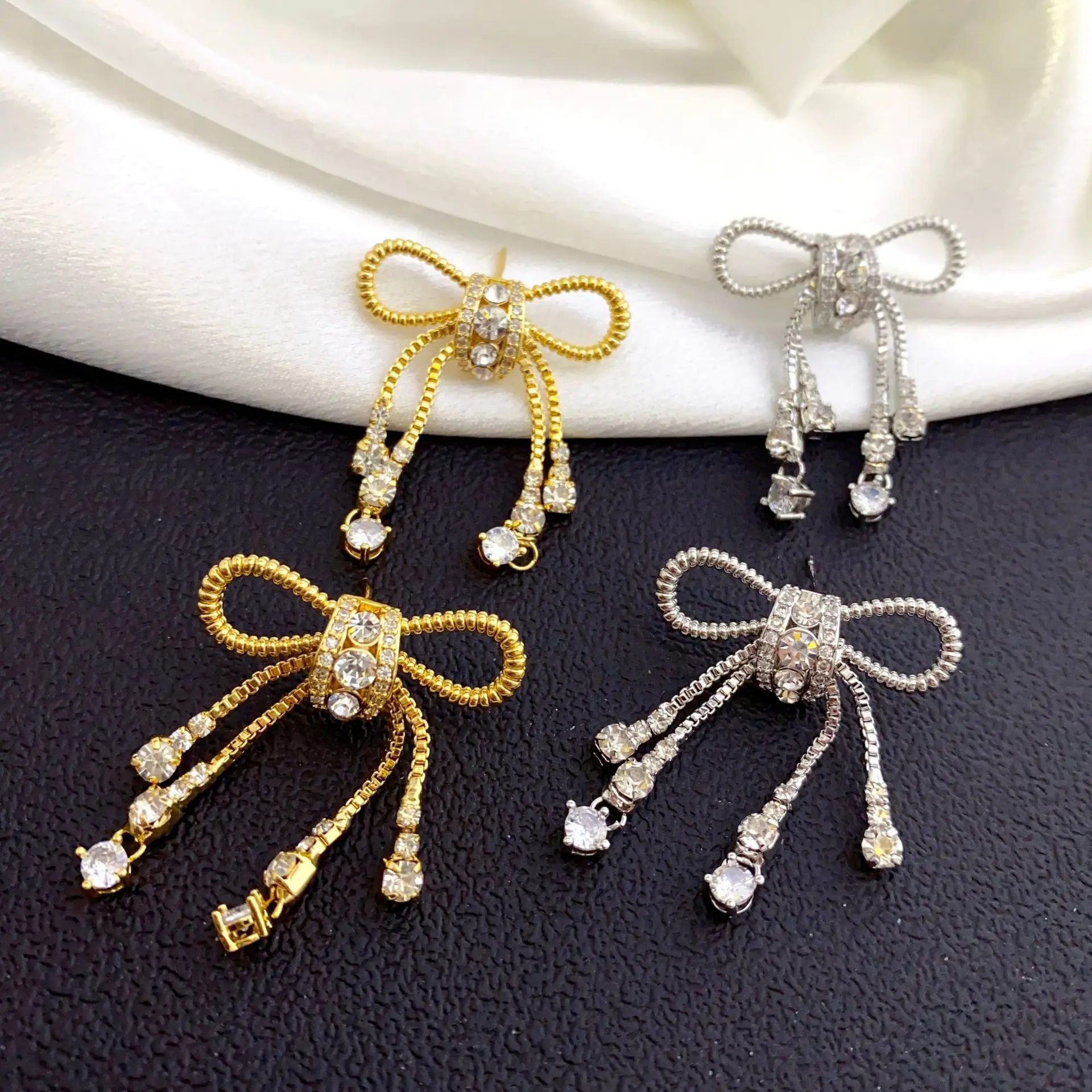 

Fashion Bow Earrings Light Luxury INS Glittering Diamond High-Grade Women's Jewelry Gift Earrings