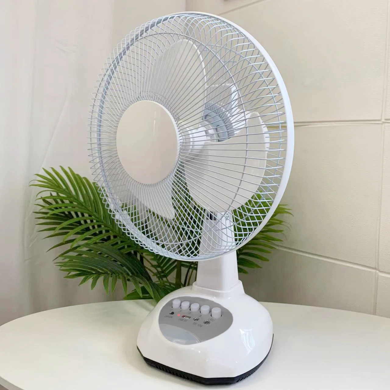 

strong wind, outdoor student portable solar rechargeable, AC and DC dual use