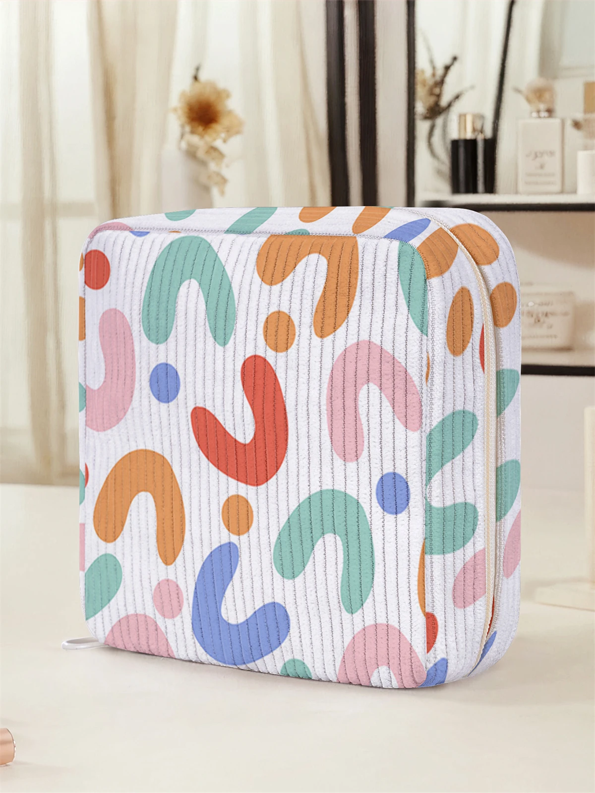 Cartoon printed sanitary napkin storage bag, women's lightweight tissue bag, sanitary tissue bag
