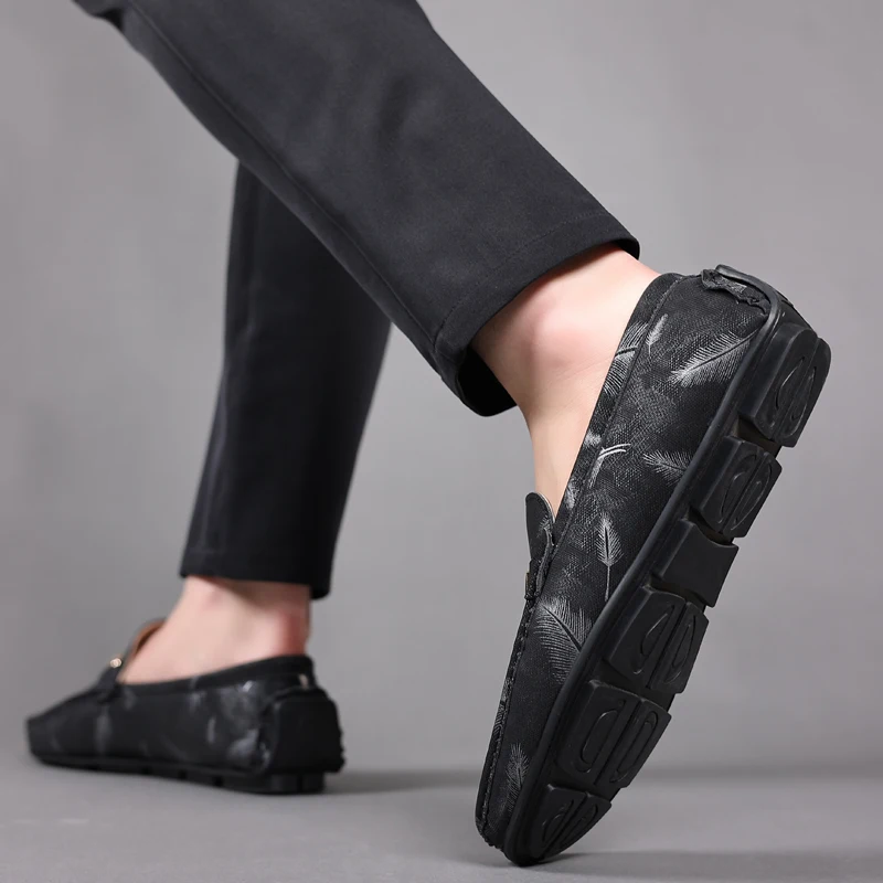 HKDQ Trendy Leather Driving Shoes For Men Summer Breathable Men's Loafers Soft Moccasins Comfort Slip-on Male Casual Boat Shoes