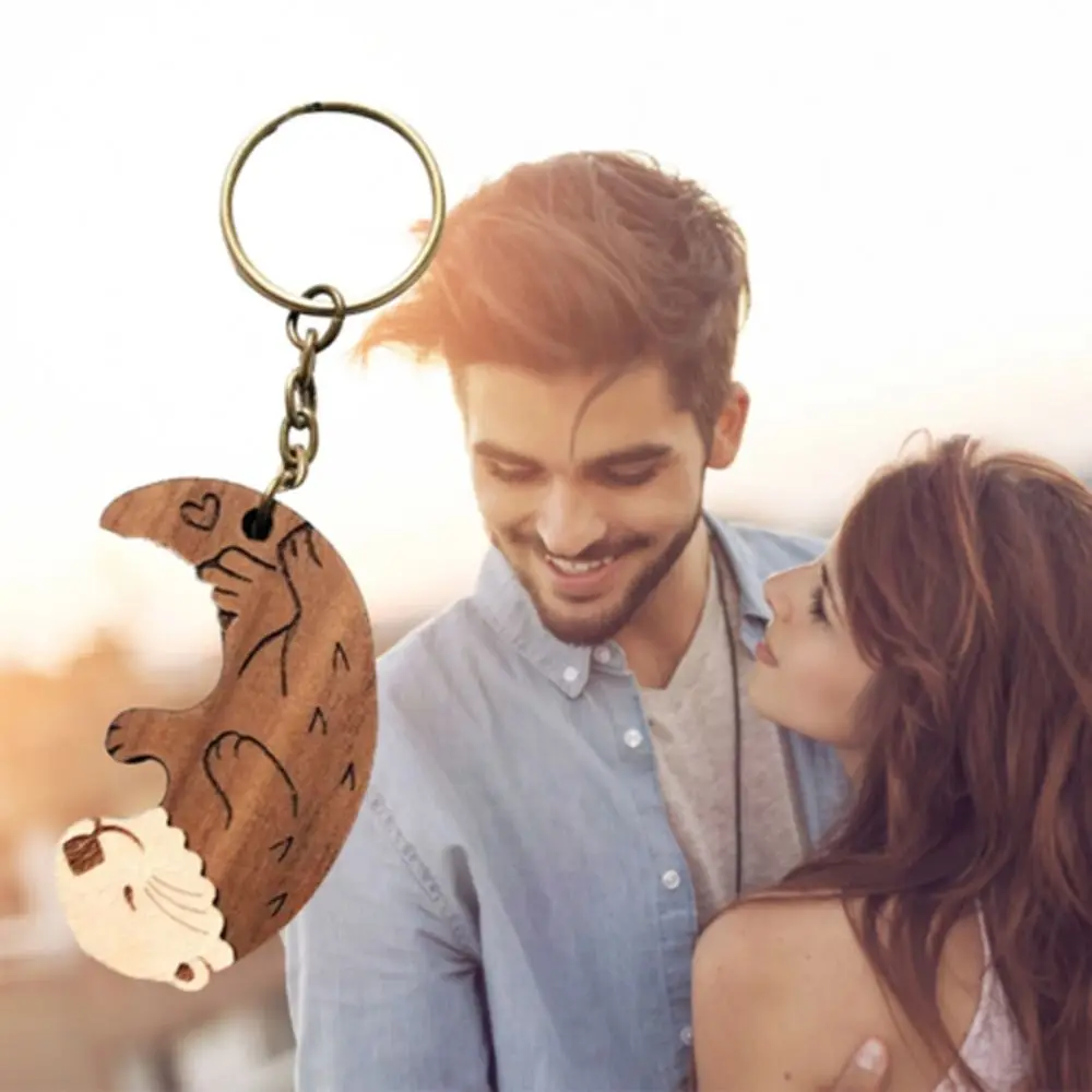 2 PCs Cute Otter Couple Wooden Key Ring Matching Puzzles Key Chain For