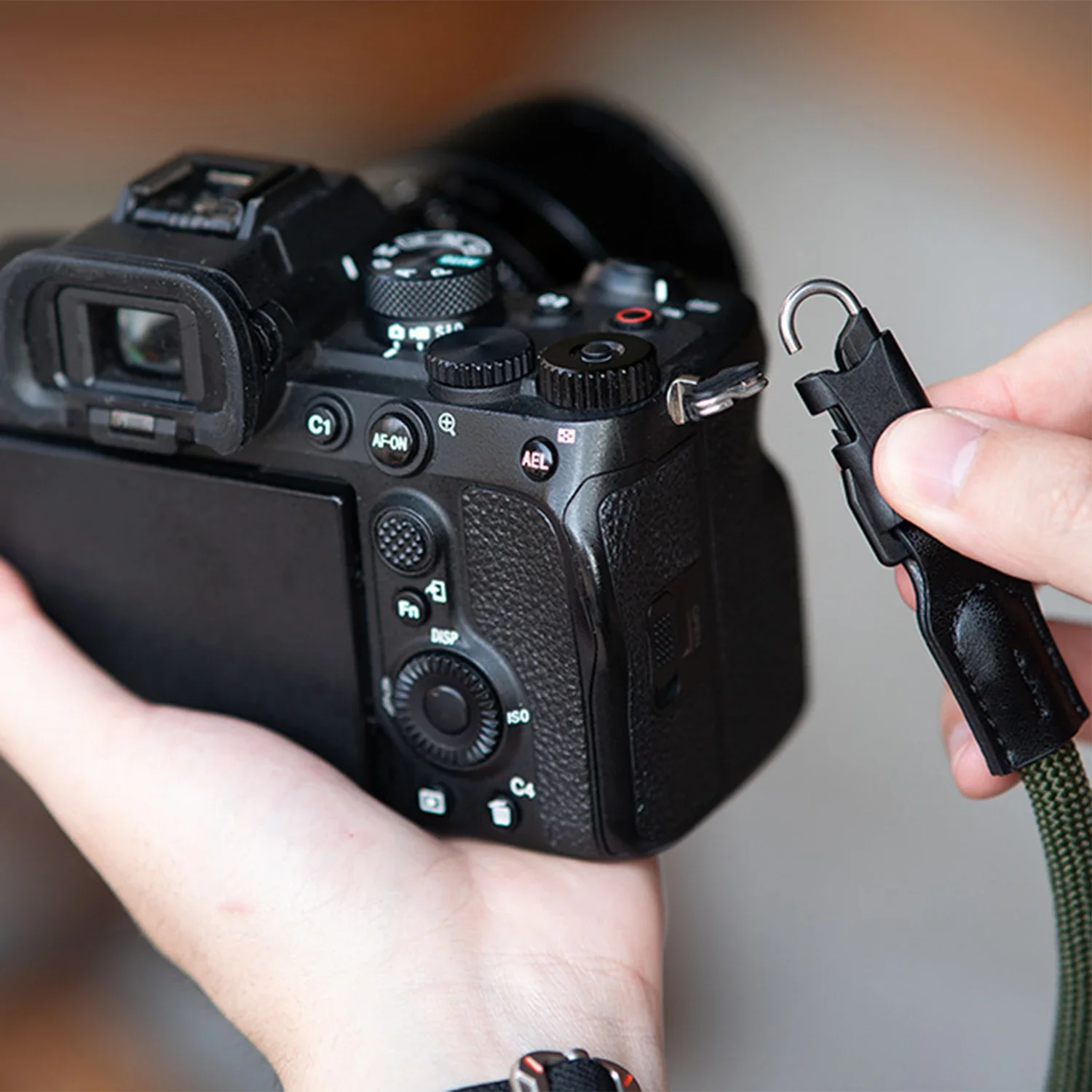 Camera Belt Hook Camera Shoulder Strap Triangle Split Ring Replacement Camera Buckle For Fujifilm Nikon Sony Olympus Pentax