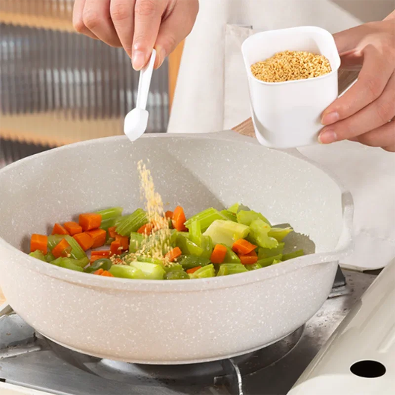 4 Grids Seasoning Box Spice Jar Kitchen Organizer and Storage Spice Jars Salt and Pepper Shakers Container  Spice Container Set