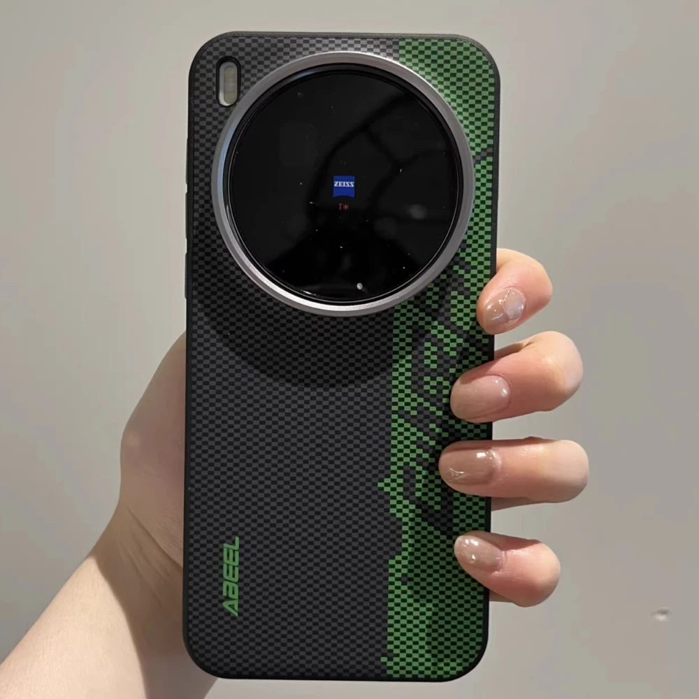 Slim Hard Carbon Fibre Case with Heat Dissipation and Magnetic Compatibility