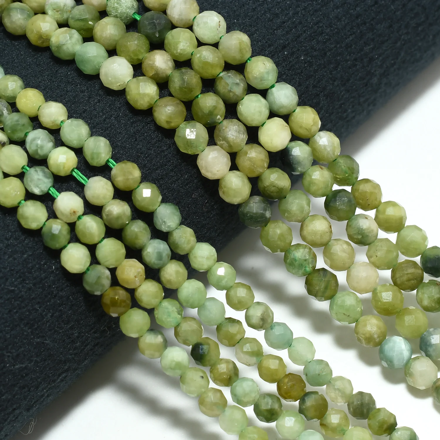 Perline Di Tormalina Verde Naturale AAA+ Sfaccettate (2-3 Mm) - Filo Da 33 Cm, Foro 0,4 Mm, Pietre Preziose Sfuse