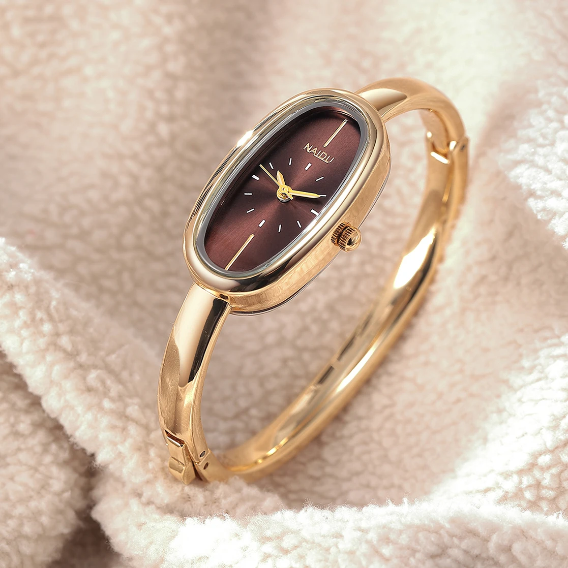 Orologio al quarzo vista laterale