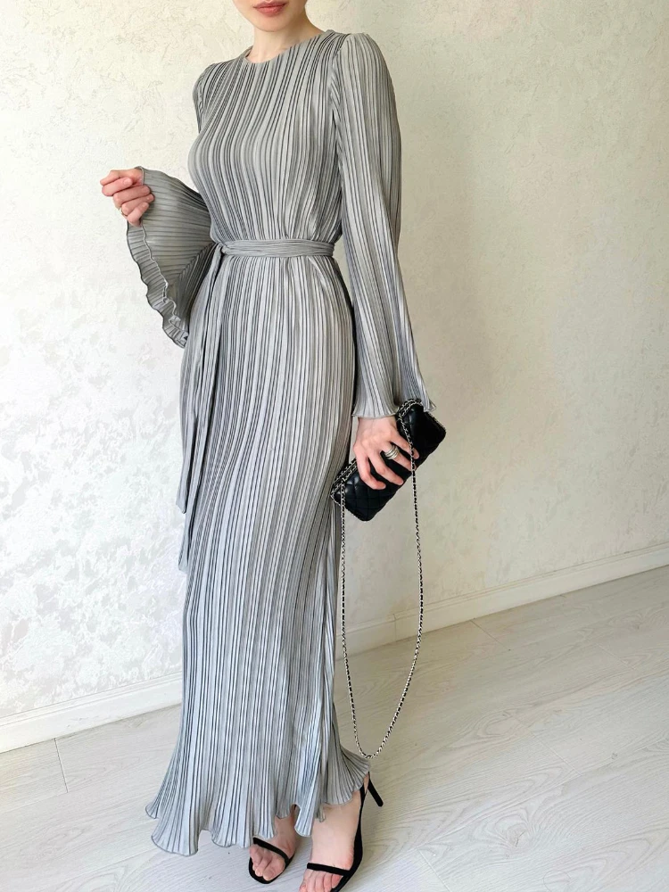 

Womens Dresses Fashionable Temperament, Spring Summer 2024 New in Thread Horn Long Sleeved Slim Fit Long Skirt Women's Clothing
