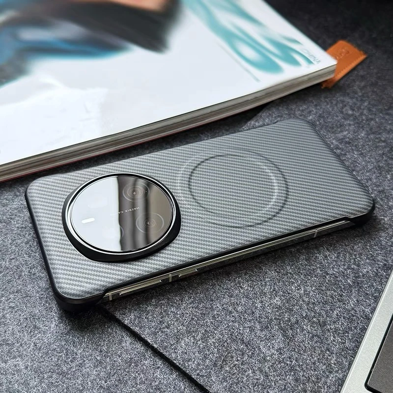 Ultra-Thin Borderless Magnetic Striped Case - Stylish Protective Shell
