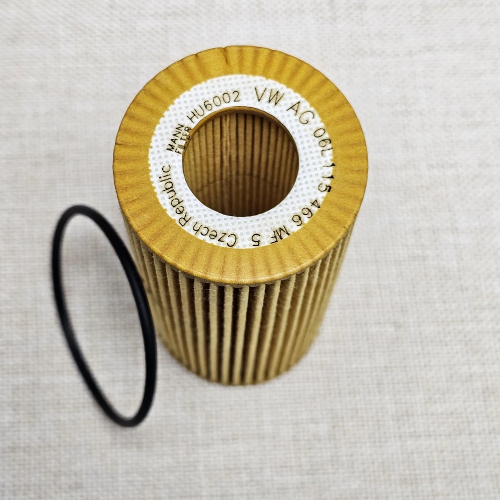 Oil Filter 06L115562 06K115466 for AUDI A1 A3 A4 A5 A6 A7 Q3 Q5 TT PORSCHE MACAN SKODA OCTAVIA SUPERB VW GOLF PASSAT TIGUAN car accessories car oil filter car filter
