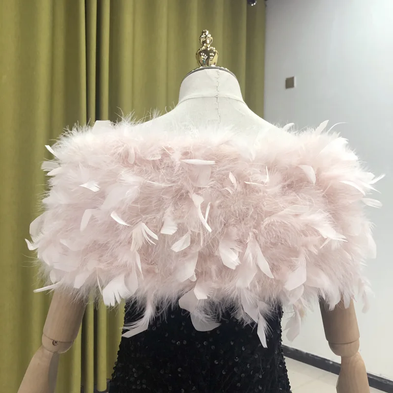 Eleganter Türkei-Schal mit echten Straußenfedern – weicher, leichter und stilvoller, flauschiger Wickeltuch als Partygeschenk für Frauen – Detail 4