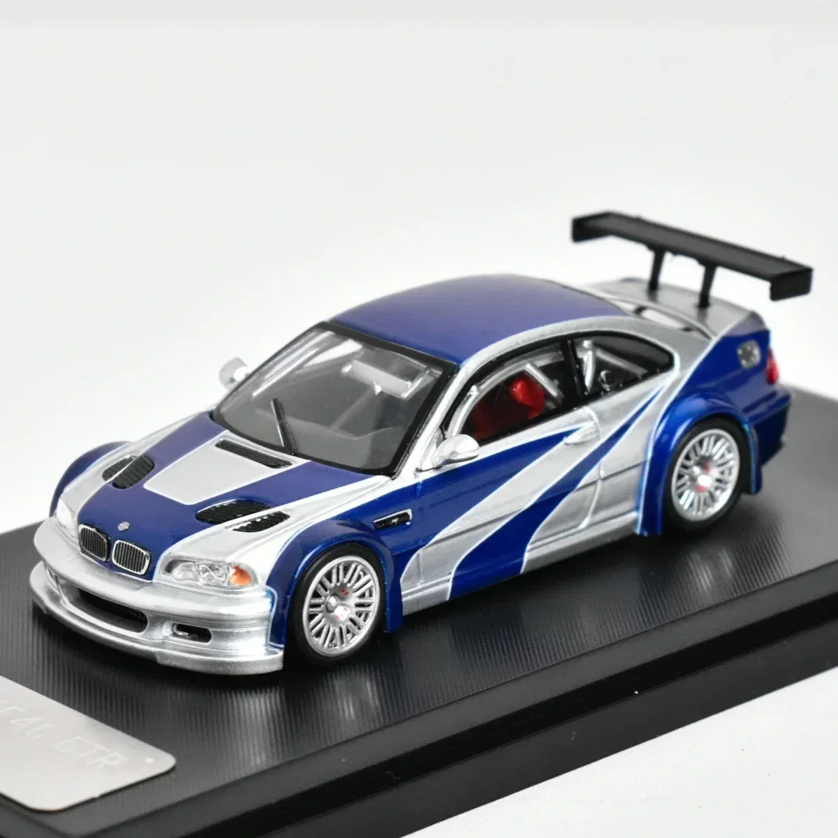 1:64 BMW E46 M3 GTR die-cast alloy simulation static model, boys collection decorative toy, for children's holiday gifts. 2