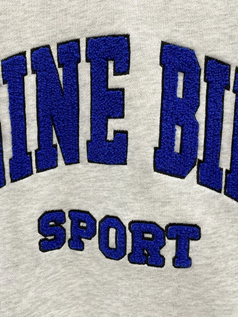 가을/겨울 패션 트렌드의 대표품으로 선정되다