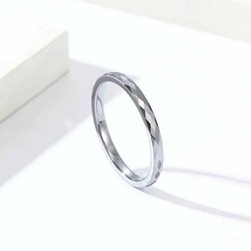 Bague fine empilable en carbure de tungstène pour homme et femme, alliance à facettes, taille 5-10, 2mm