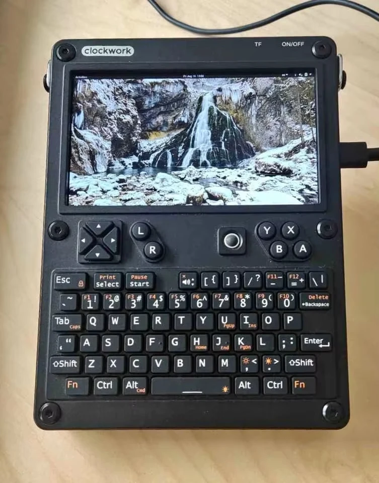 ミニPC clockwork uConsole CM4-D 4GB clockwork uConsole CM4-D 4GB