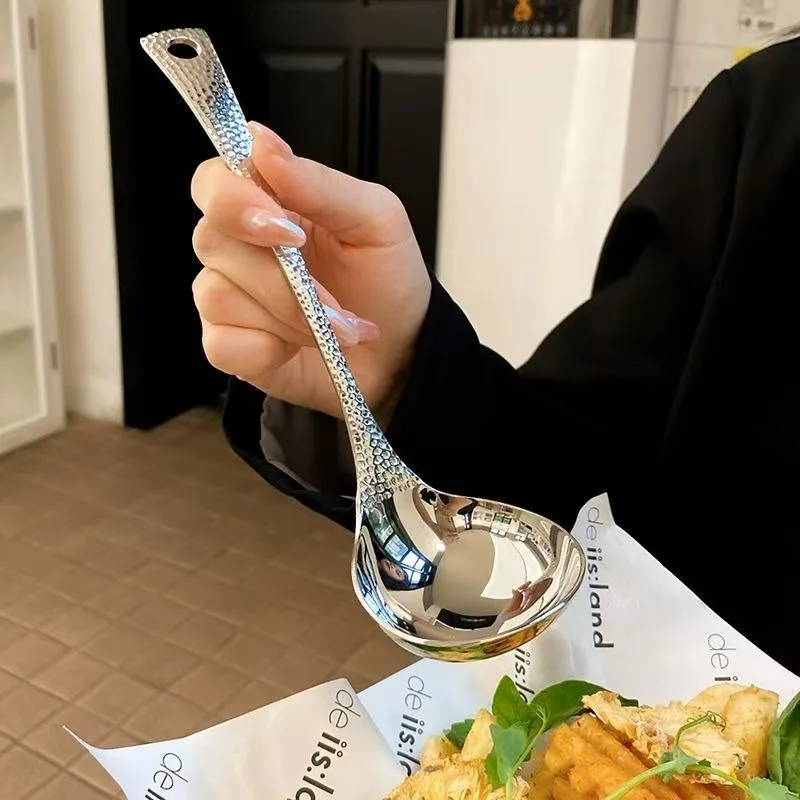 Stainless Steel Spoon Soup Spoon Stainless Steel Spoon Long Handle Leaky Spoon for Hot Pot Scoops Restaurant Eating Soup Scoops Kitchen Tableware Cooking Gadgets