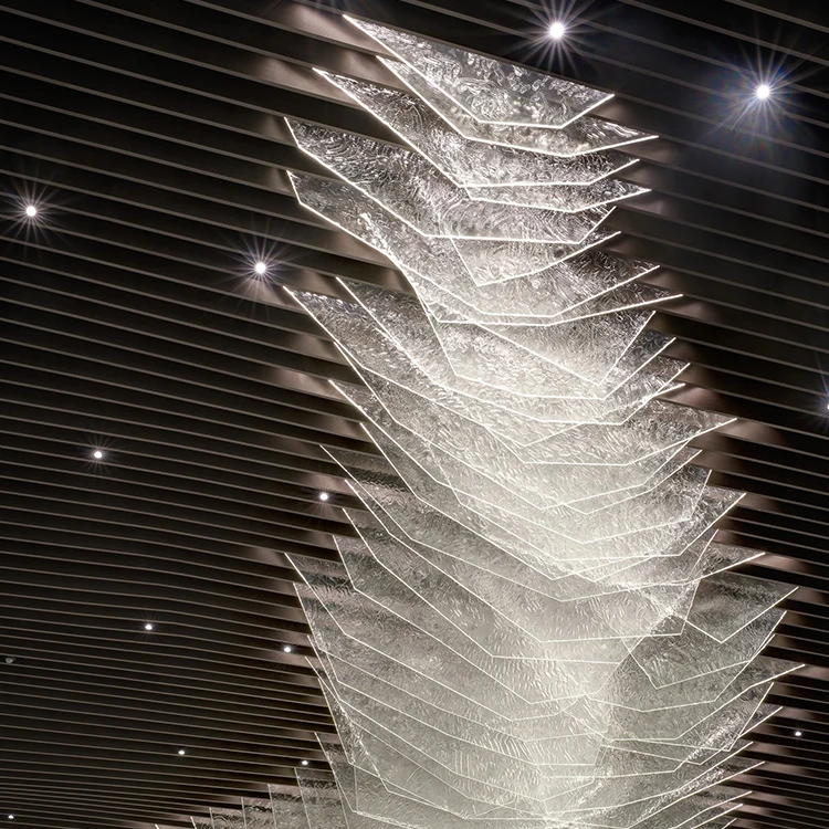 Прозрачная Великолепная и благородная