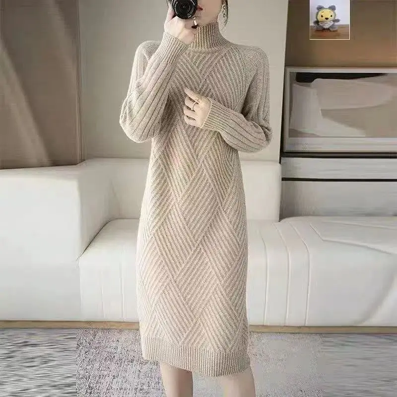 

Женское трикотажное платье-свитер с длинным рукавом, свободное однотонное облегающее платье-трапеция, модель V12 на зиму, 2023