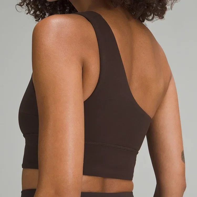 Yoga Set for Women Seamless One-piece Single Shoulder Bra Shock absorbing Yoga Workout Set Hip Lifting High Snug Waist Shorts