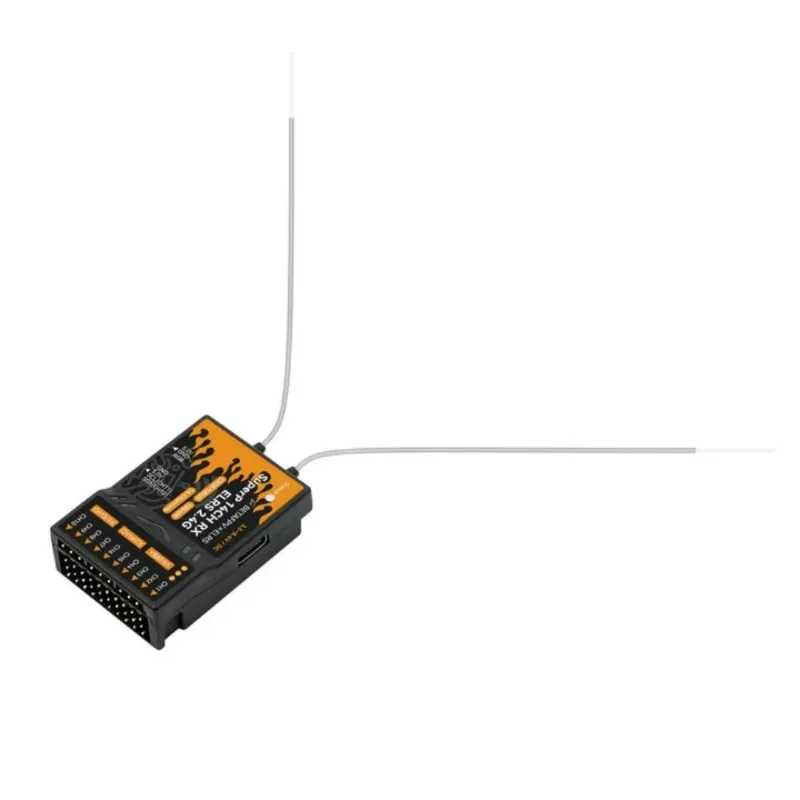 Récepteur ExpressLRS SuperP 14CH installé sur un drone FPV avec antennes déployées
