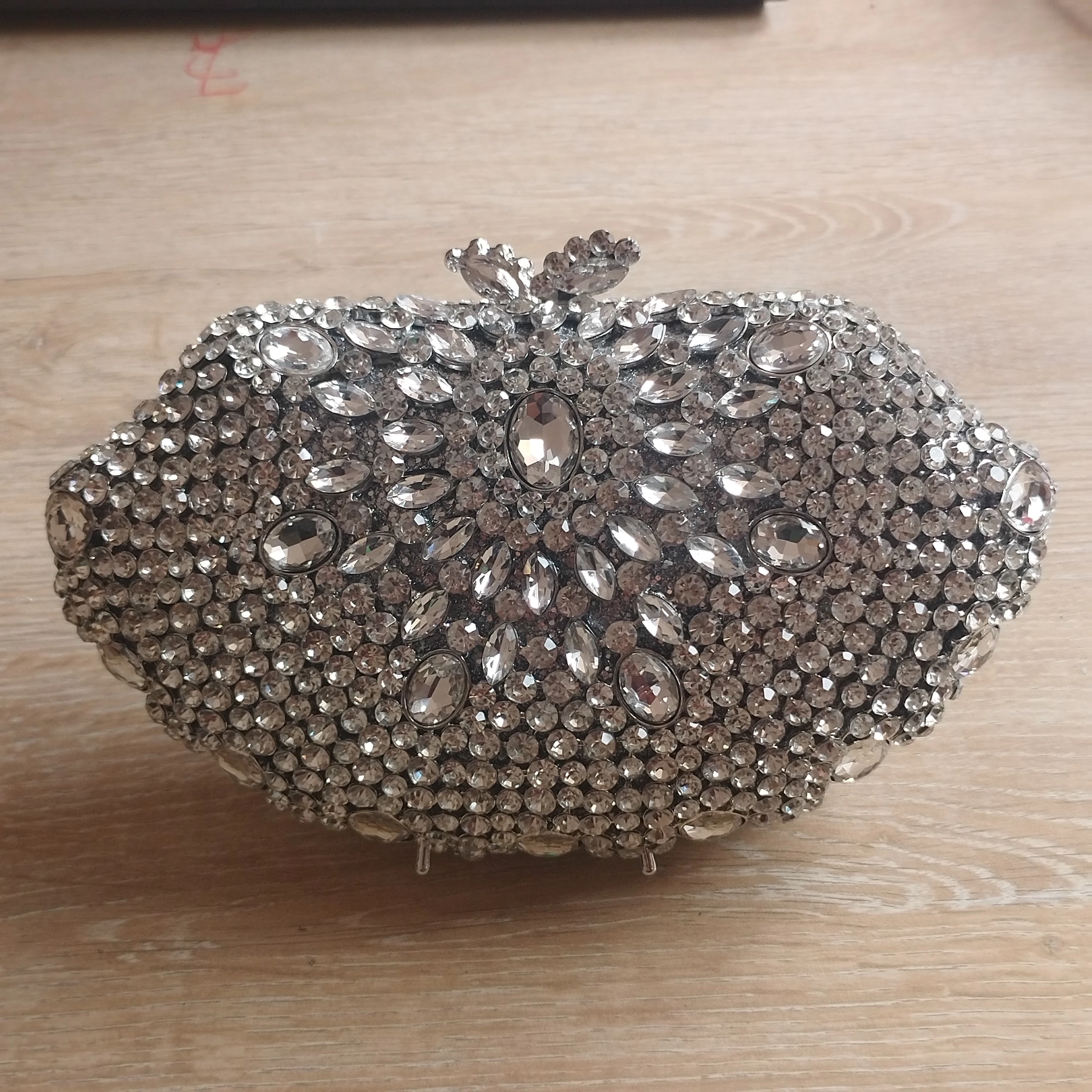 thumbnail image 1 of Bolso de mano plateado dorado con cristales para mujer, cartera de metal para fiesta, nupcial, de noche, con diamantes, especial, 1 of 4