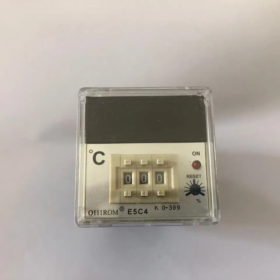 新品 オムロン 電子制御機器　E5C4-R20K　 E5C4-R20K Temperature Controller TEMP 0-399C 220V PNC - ประธานการไฟฟ้า