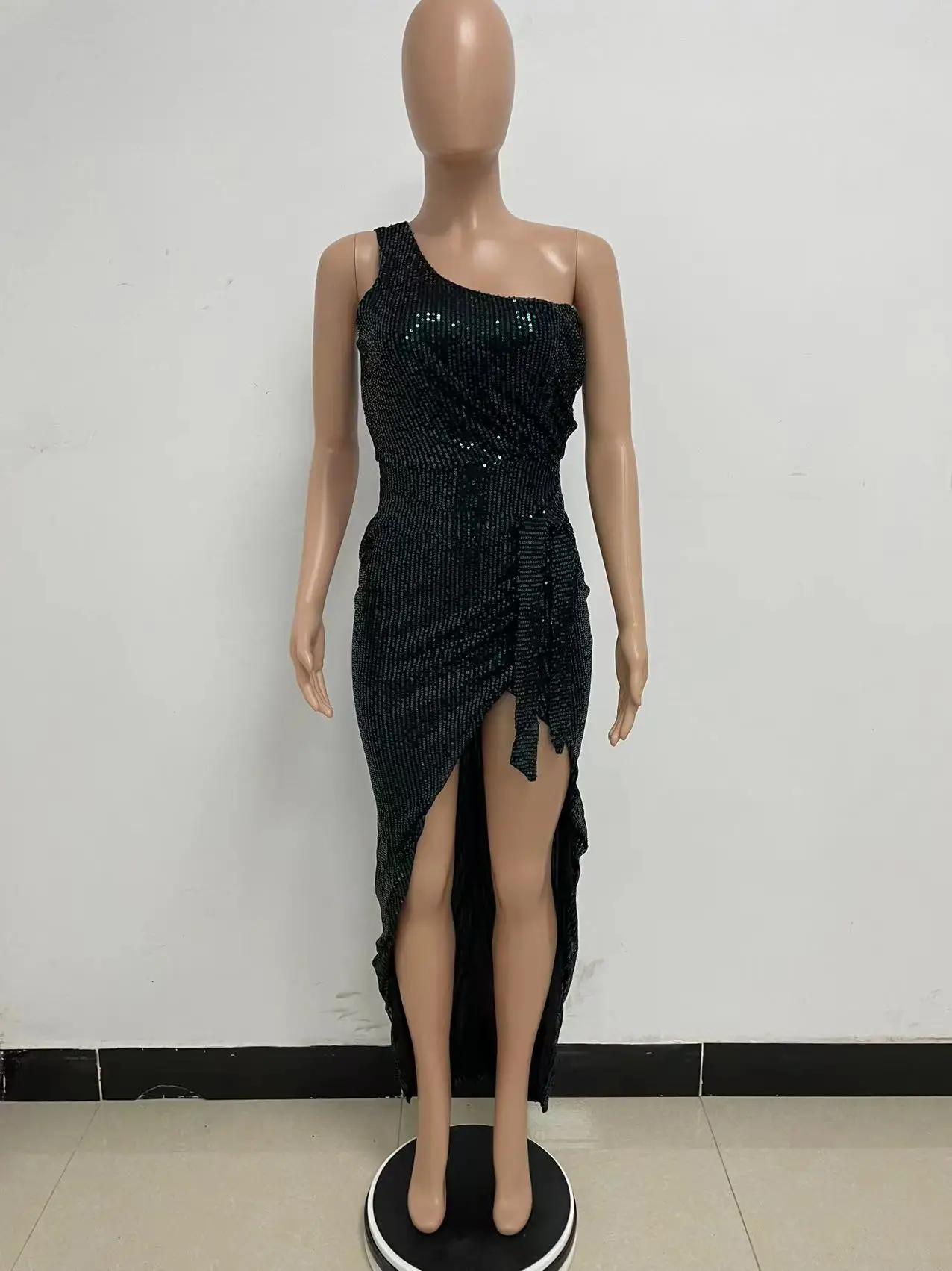 

European and American one-shoulder banquet sequins irregular slit dress women Vestidos