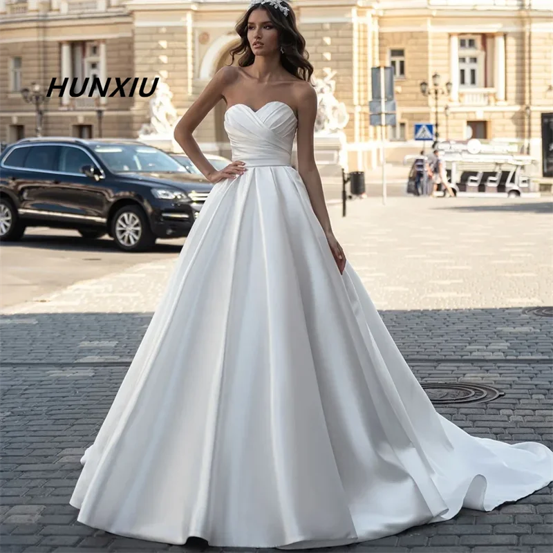 Sweetheart Ball Gown Wedding Dresses Fashion Pleats Bodice Court Train Formal Women Bridal Gowns