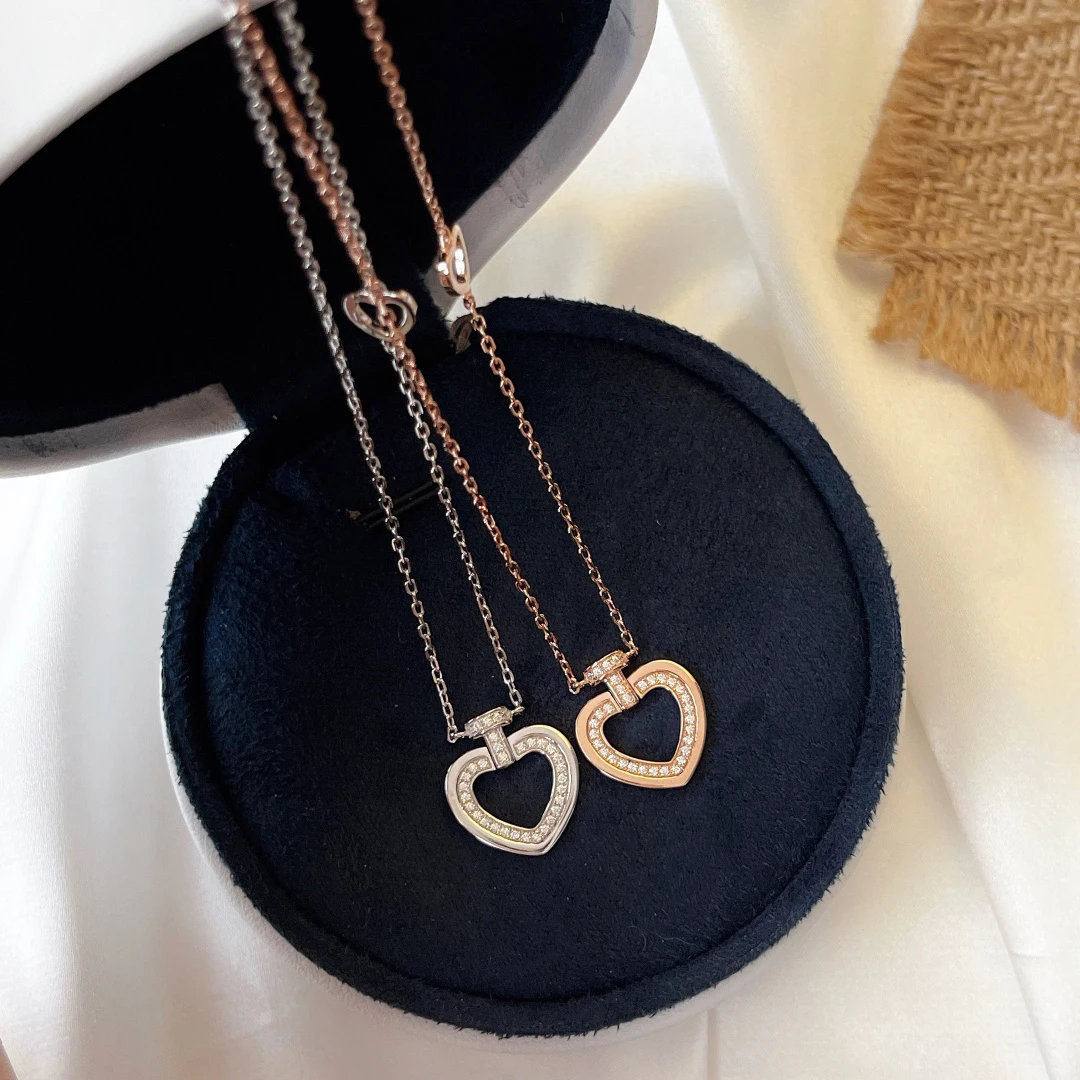 

Classic Fashion Brand Jewelry PRETTY WOMAN SUNLIGHT MESSAGE Titanium Steel Zircon Inlaid Women's Necklace Week Anniversary