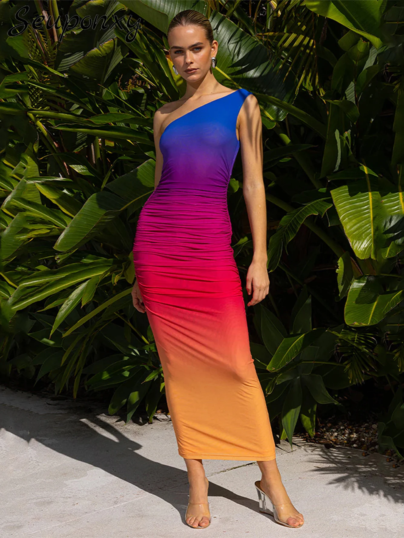 

Женское вечернее платье-макси на одно плечо, без рукавов