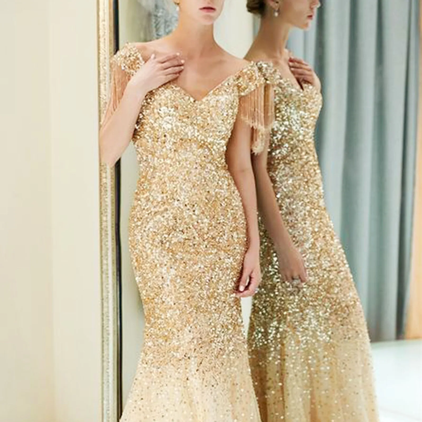 Gorgeous And Shining Gold Sequined Slim-fit Hip-hugging 19th Birthday Homecoming Dress cc4194 main image 0