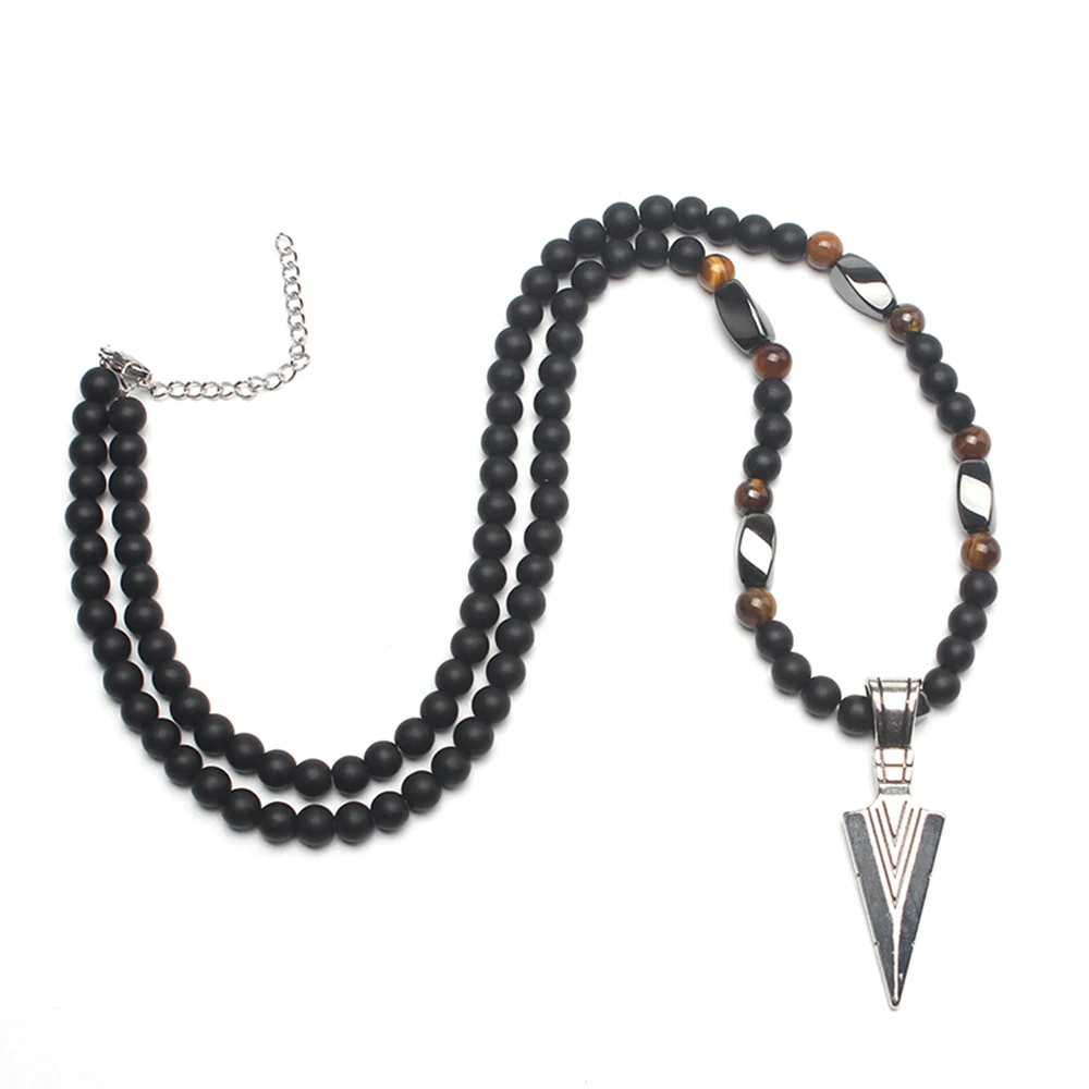שרשרת חרוזים שחורים עם תליון חץ לגברים