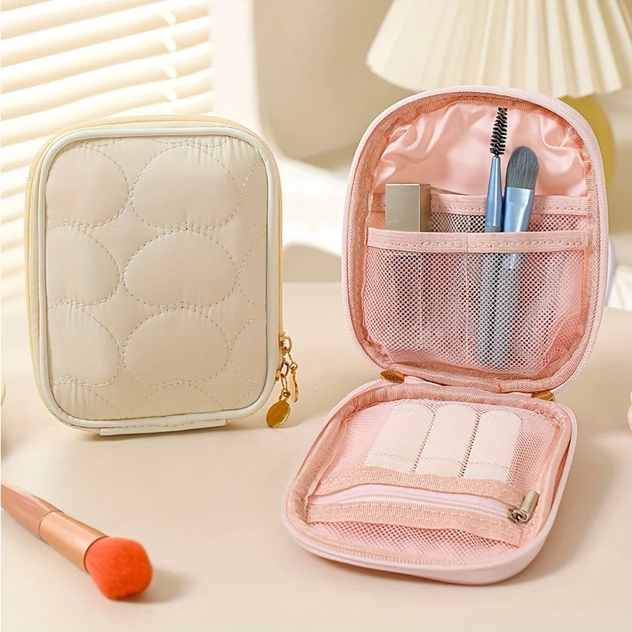 Portable Makeup Pouch for Touch-Ups, Mini Lipstick Cosmetics Storage Bag, Large Capacity Multifunctional Organizer, Toiletry Bag 2