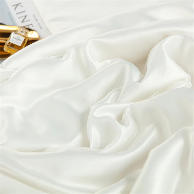 Sondeson Luxury 100% Silk Quilt – Warm Jacquard Duvet