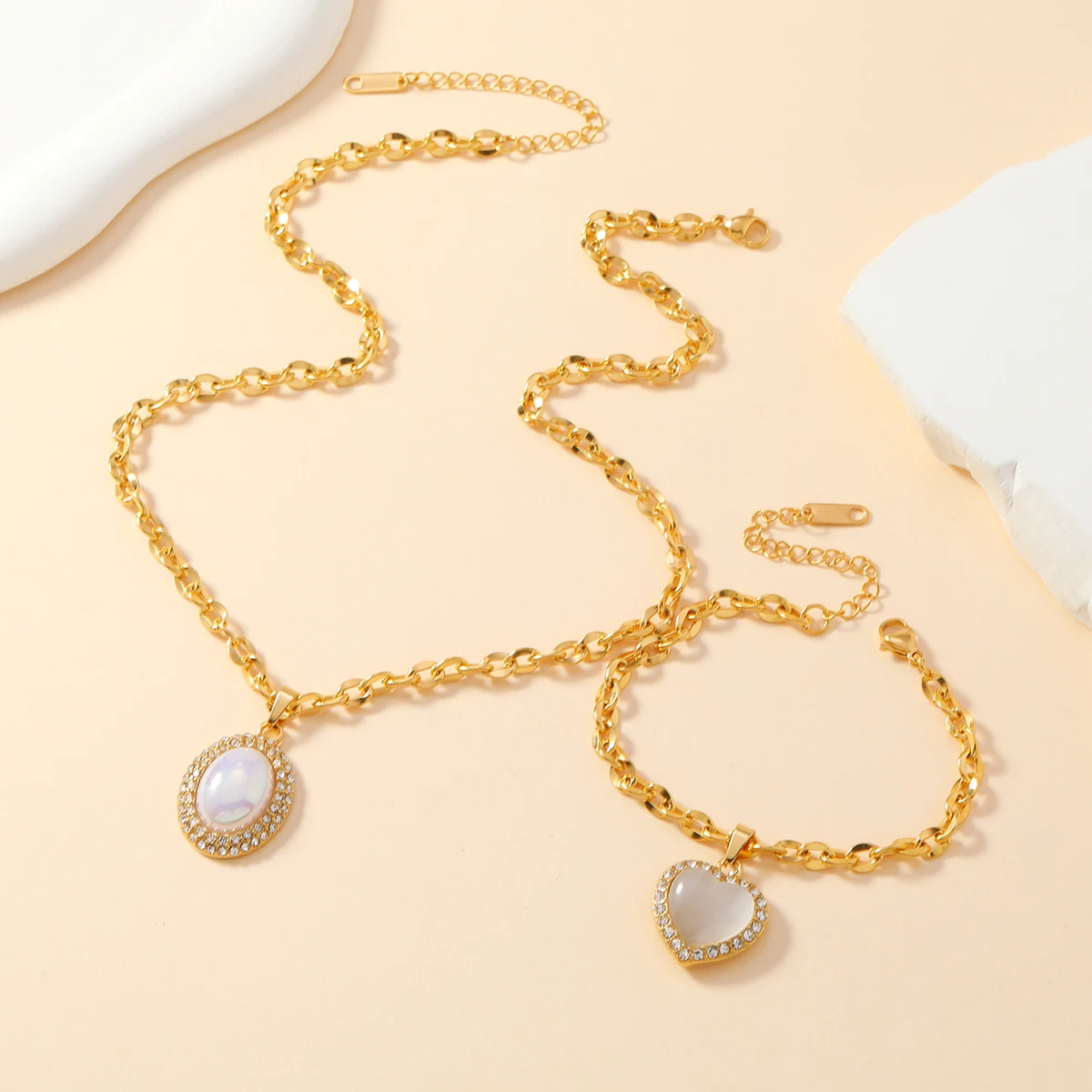 طقم مجوهرات أنيق للاستخدام اليومي ، قلادة وسوار مس...