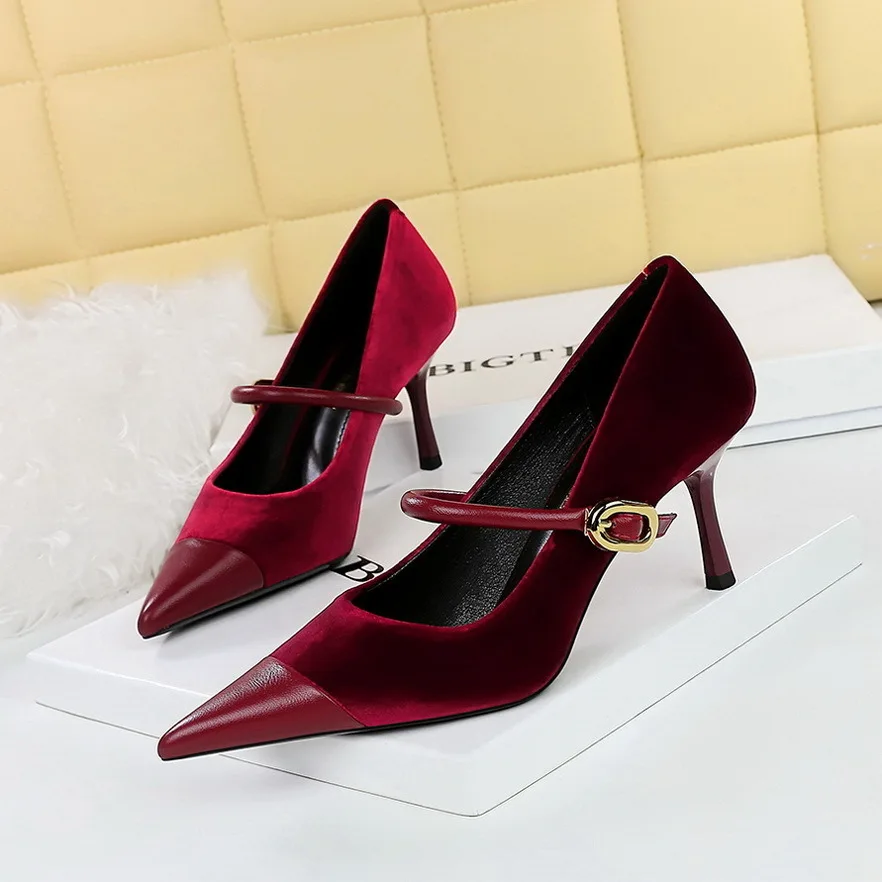 thumbnail image 1 of Zapatos de tacón alto y fino para mujer, con punta de gamuza y tacón bajo, con hebilla de metal y punta recta, para banquetes, con un solo zapato para mujer, 1 of 5