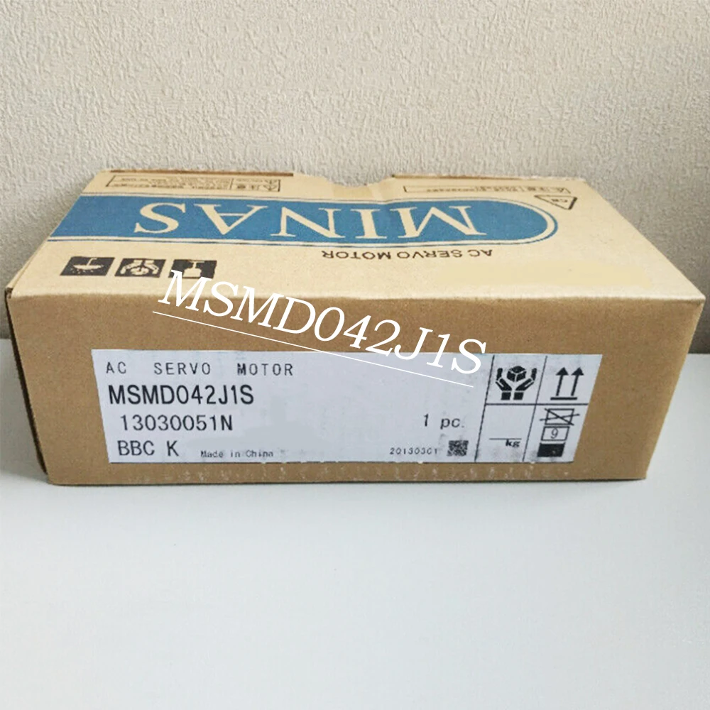 

Новый оригинальный Серводвигатель MSMD042J1S