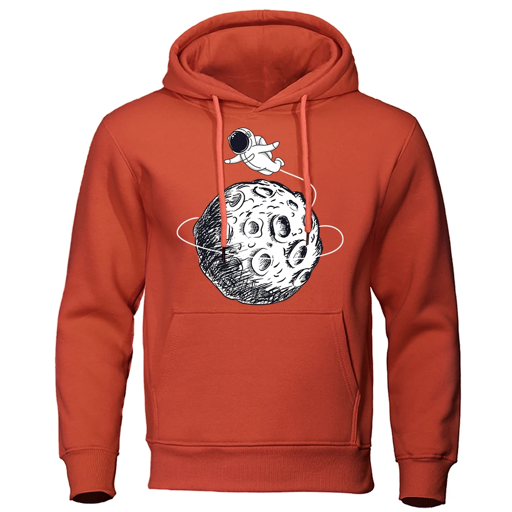 

Толстовка мужская с мультяшным астронавтом, летающим вокруг Луны, модная уличная одежда с круглым вырезом, креативная Теплая Флисовая Осенняя Толстовка