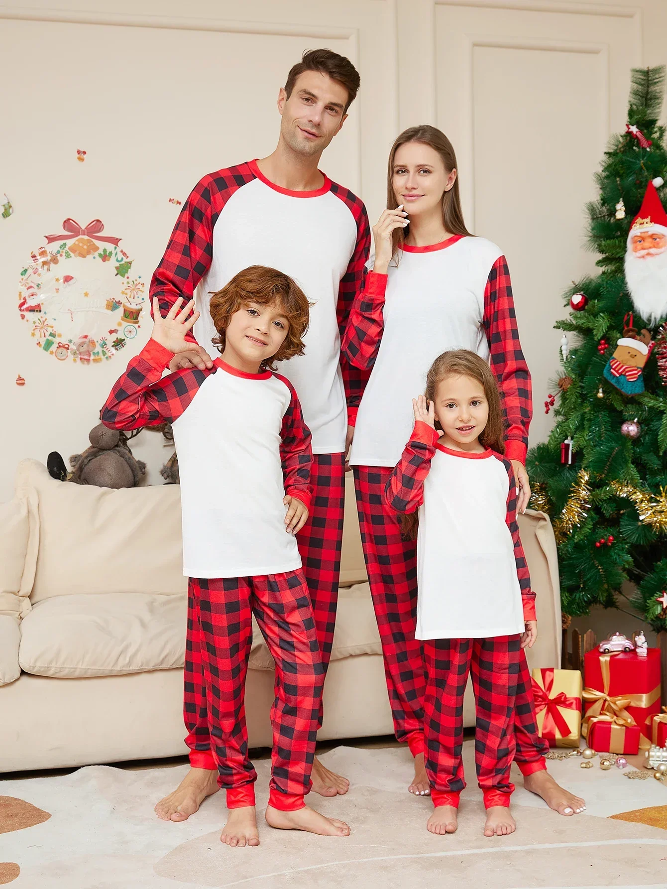 thumbnail image 1 of Conjuntos de pijamas navideños para toda la familia con estampado de Papá Noel, ropa a juego para mamá, hija, papá, hijo, bebé y perro, pijamas navideños, pijamas casuales holgados, 1 of 5