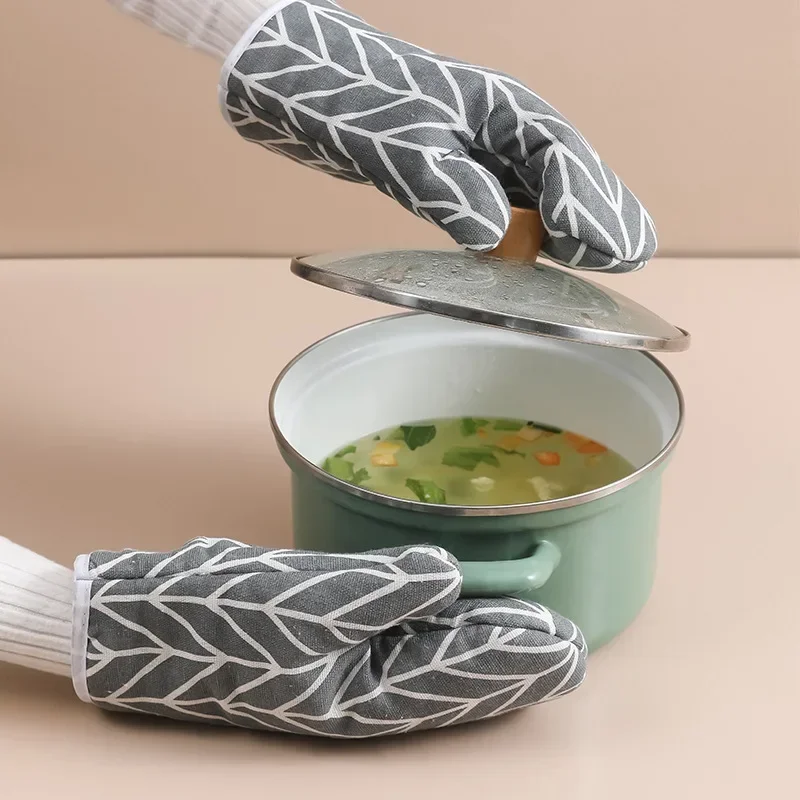 2 pieces Heat-Insulating Heat-Resistant High-Temperature Resistant Kitchen and Oven Gloves