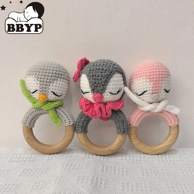 1Pc Wooden Crochet Penguin Rattle Toy Wood Ring Baby Teether Rodent Baby Gym Mobile Rattles Educational Toys
