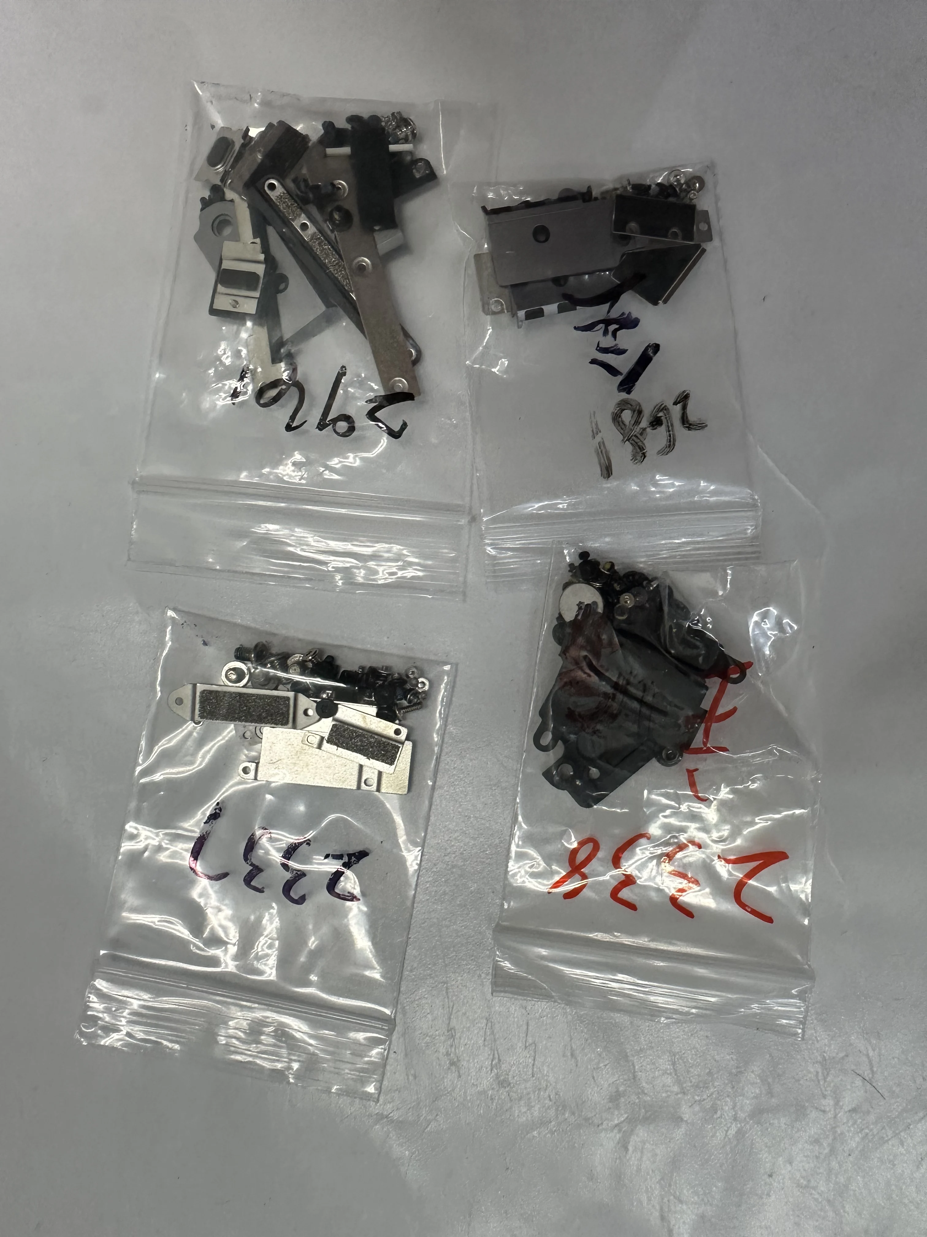 Viti Originali per Laptop Macbook Air A2681 A1932 A2337 A2338 A2941, Foglio Interno in Plastica e Raffreddamento per Cellulari in Ferro - Image 5