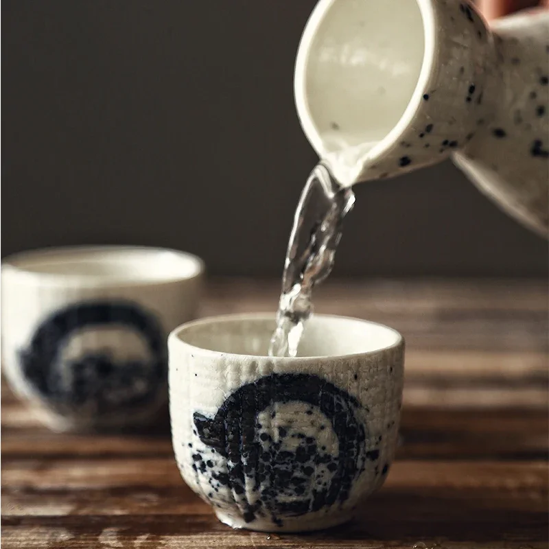 250ml Ceramic Sake Set 1 Wine Pot 4 Cups Restaurant Home Liquor Divider Vintage Hip Flask Spirits Shochu Vodka Bar Set Gift