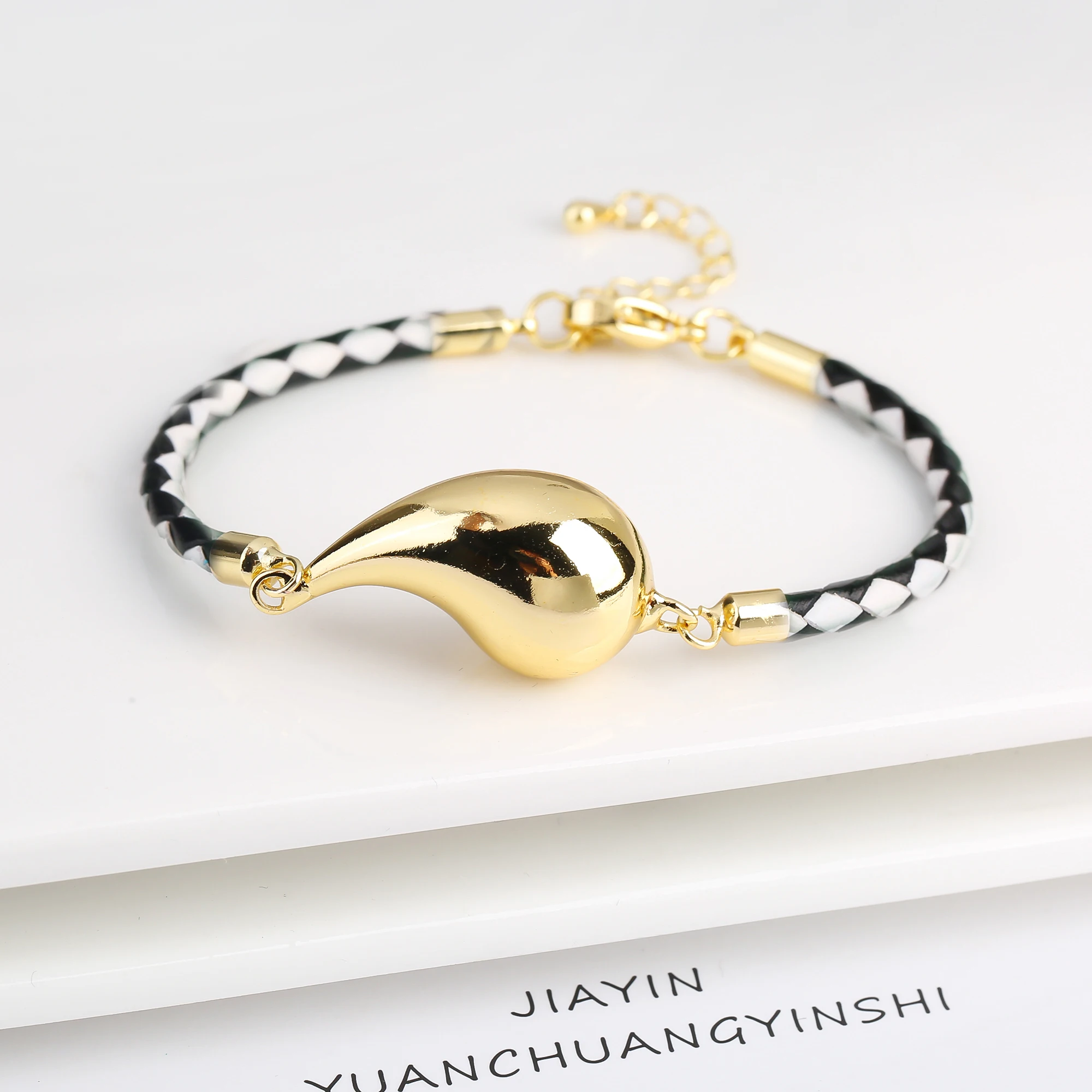 Hot Sale Simple Hollowed Comma Leather Braided Bracelet Classic Water Drop Adjustable Bracelet For Women’S Fashion Party Jewelry