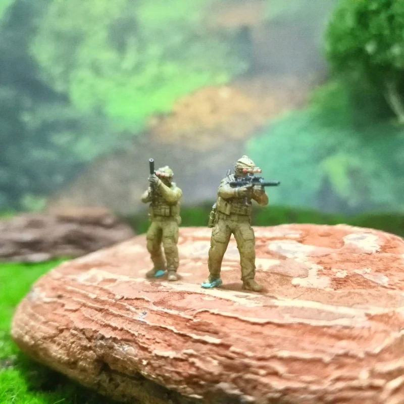1:64 Scale Resin US Navy SEALS Miniature Figures Set - Collectible Display Accessory