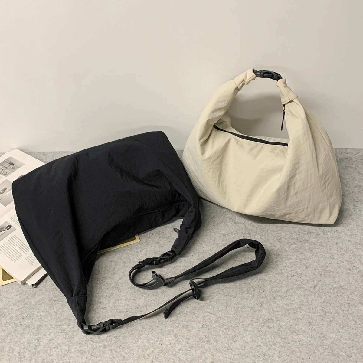 Original Design Japanese and Korean Style Commuter Thick Canvas Single-Shoulder Simple Casual Versatile Student Large-Capacity Tote Bag for Work, Class, and Shopping