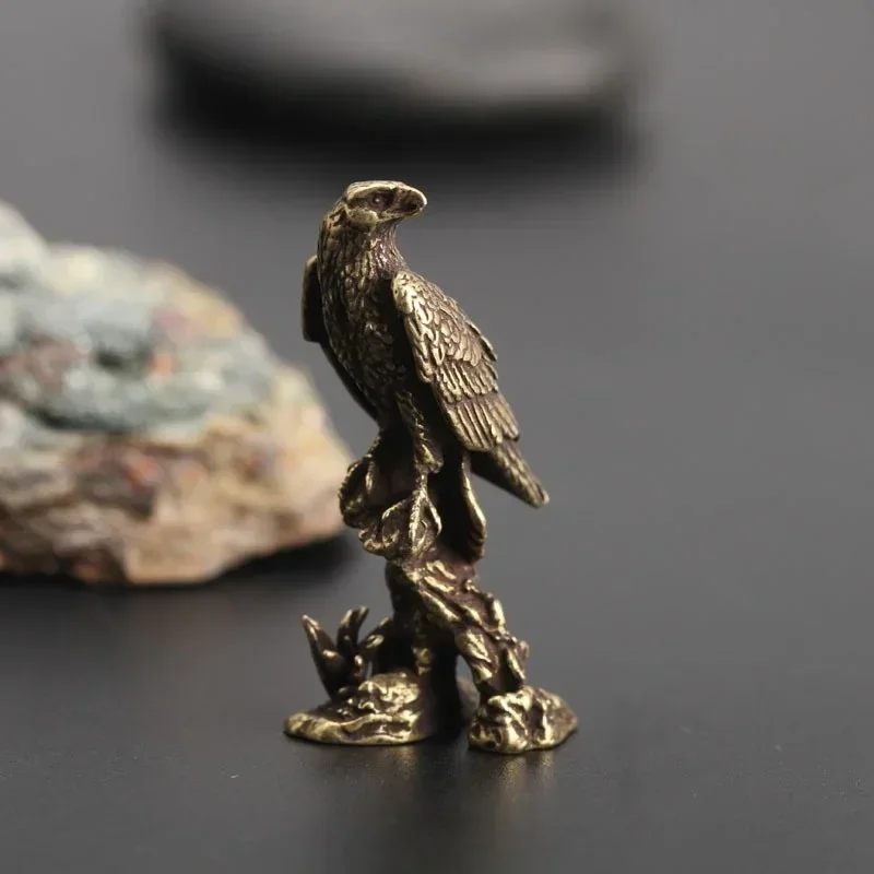Small Creative Craft Eagle Statue Miniature Sculpture Crafts Ornament Vintage Copper Bird Figurine for Interior Home Desk Decor