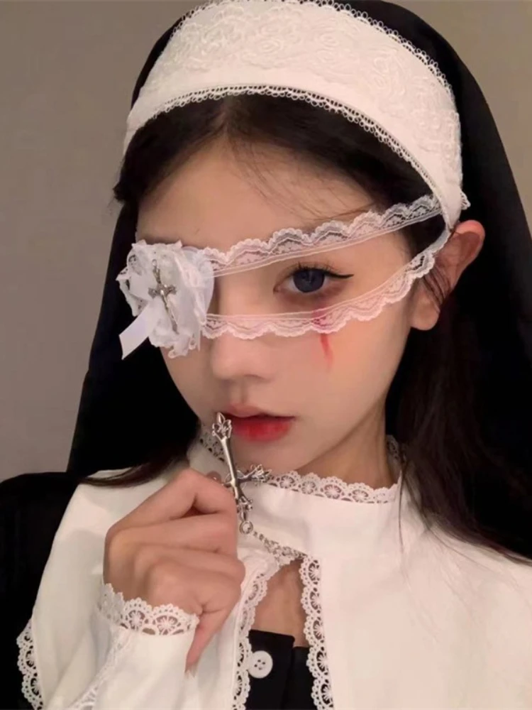 Gothic Lace Eye Mask - Womens Halloween Cosplay Accessory