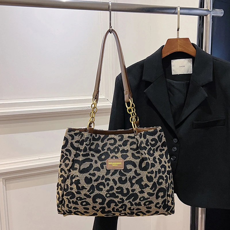Leopard Print Retro Large Capacity Handbag for Women Trendy Texture Shoulder Tote Bag Female Commuter Bag
