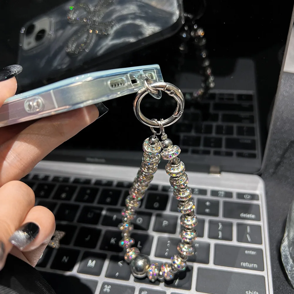 Custodie per telefono personalizzate fai da te Love Laser per iPhone 15 Custodia per iPhone 16 15 14 13 12 11 Pro Max Plus Braccialetto di perle Custodia in silicone morbido_voghion.com