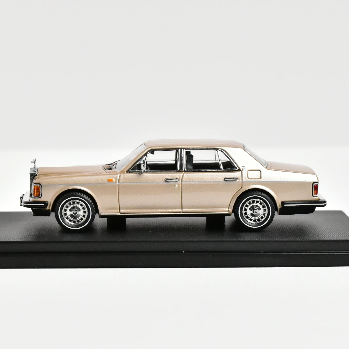 GFCC 1:64 Rolls Royce Silver Spur III Alloy Classic Car Model